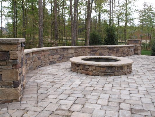 Fire Pits & Outdoor Fireplaces