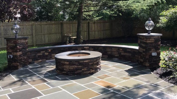 Fire Pits & Outdoor Fireplaces