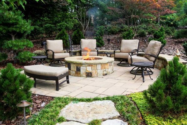 Fire Pits & Outdoor Fireplaces